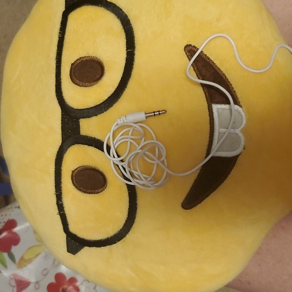 Pillow - Picture 3 of 3